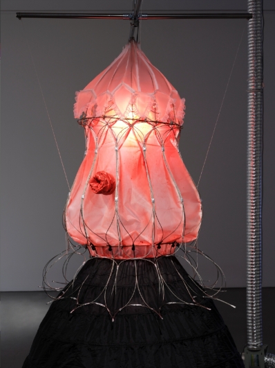 〈주사장의 고백을 위한 가스 캡슐〉