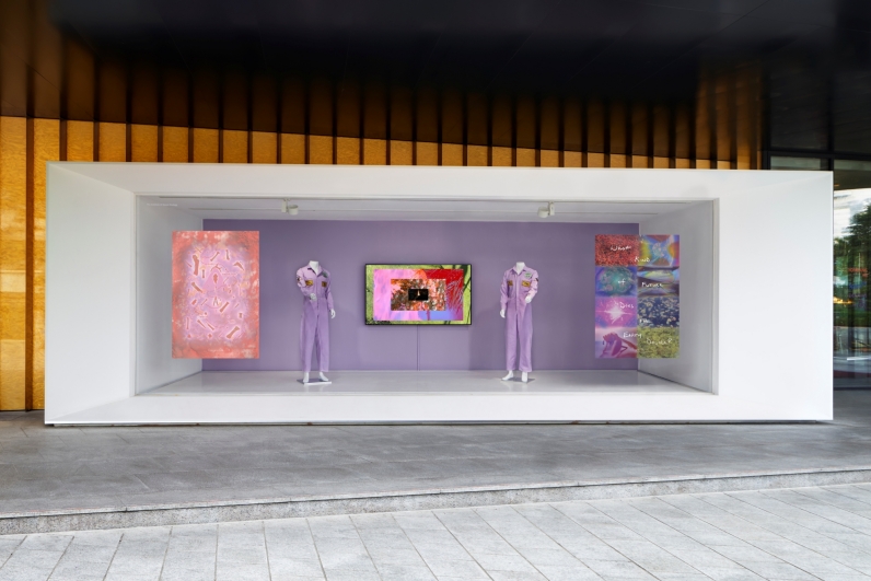 The Institue of Queer Ecology의 작품이 설치된 전시 전경